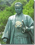 Статуя Хидзикаты Тосидзо в буддийском храме в Токио